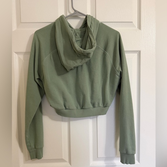 Gymshark crop hoodie - Picture 2 of 3